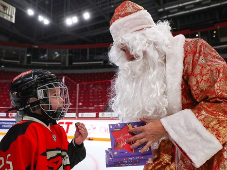 Семейные катания «Авангарда» перед Новым годом