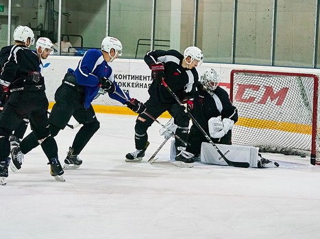 Тренировка "Авангарда" перед отъездом в Челябинск