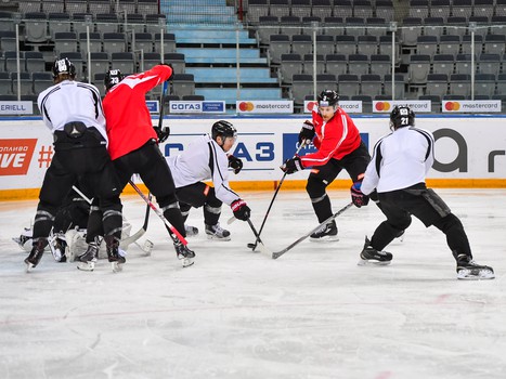 Раскатка "Авангарда" перед матчем с "Нефтехимиком"