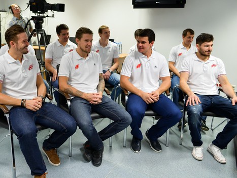 Пресс-конференция президента ХК "Авангард" Владимира Шалаева и представление новичков