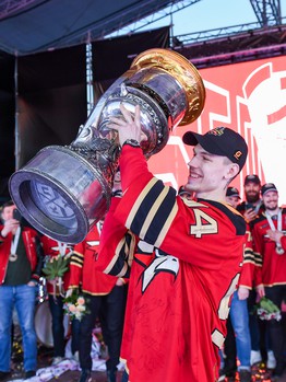 «Авангард» привёз Кубок Гагарина в Омск!