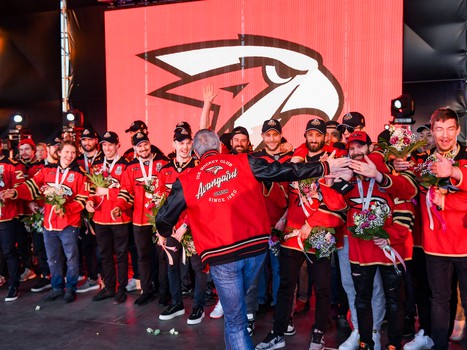 «Авангард» привёз Кубок Гагарина в Омск!