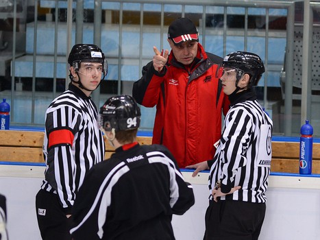 Двусторонний матч - просмотр молодежи