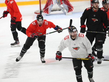 Первая тренировка Наиля Якупова в «Авангарде»