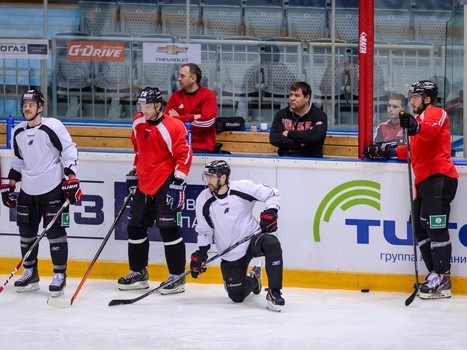 Открытая тренировка "Авангарда" для СМИ перед плей-офф