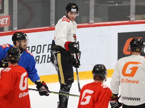 Тренировка «Авангарда» перед матчем с «Нефтехимиком»