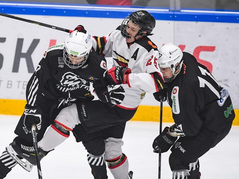 Заключительный день финала Первенства ЮХЛ в Омске