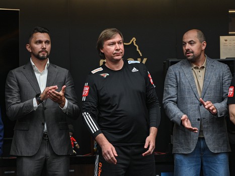 Первая ледовая тренировка «Авангарда»