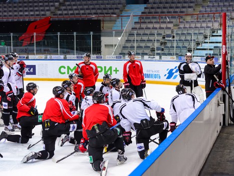Тренировка "Авангарда" под руководством главного тренера команды Евгения Корноухова