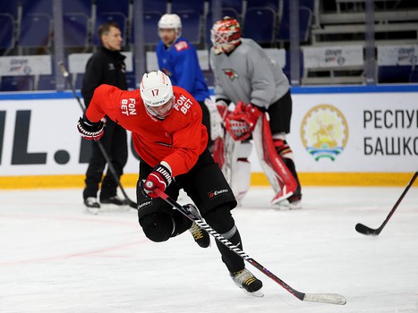 Тренировка «Авангарда» перед матчем в Уфе