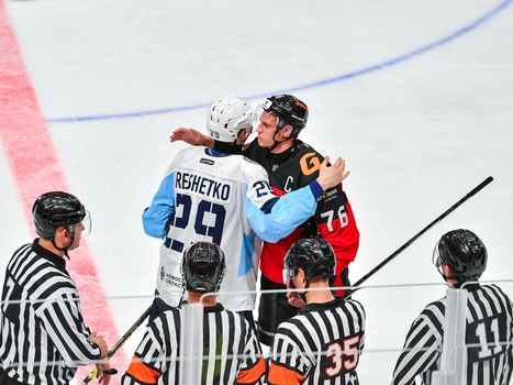 Первая официальная игра на G-Drive Арене: «Омские Ястребы» – «Сибирские Снайперы»