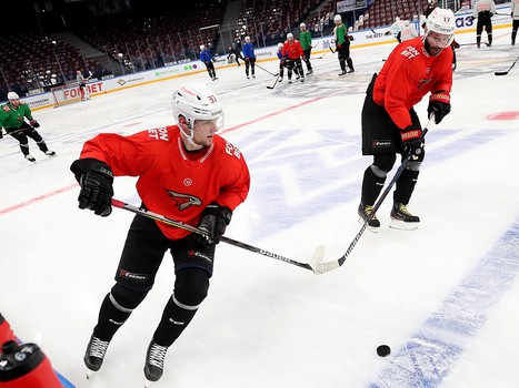 Тренировка «Авангарда» перед шестым матчем серии с «Металлургом»