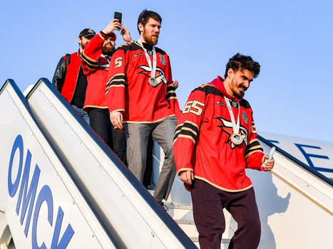 «Авангард» привёз Кубок Гагарина в Омск!