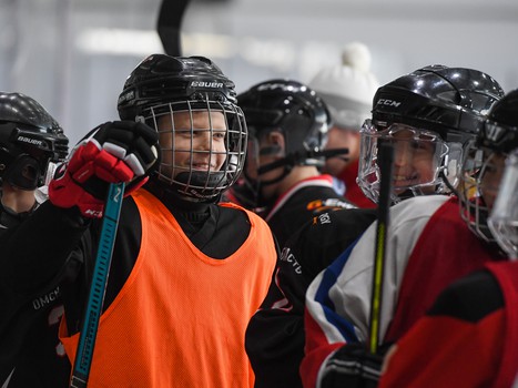 Мастер-класс Егора Мартынова для воспитанников Хоккейной Академии «Авангард» в Омске