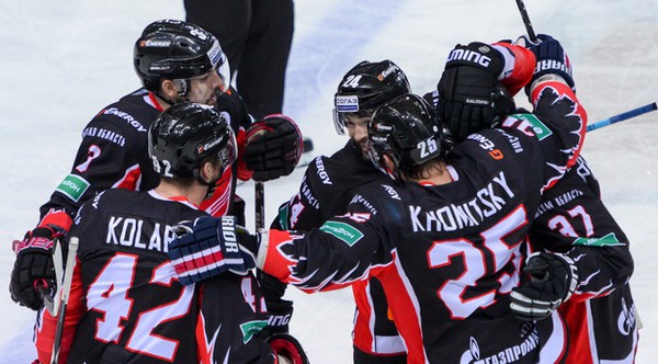 Голосуй за лучший гол "Авангарда" в плей-офф!