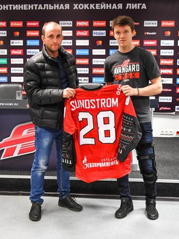 Вручение новогодних свитеров