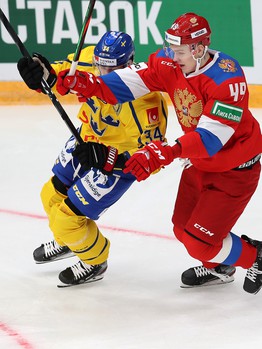 Семёнов и Войнов в матче сборной России против Швеции на Кубке 1 канала