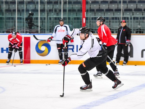 Раскатка "Авангарда" перед стартовым матчем сезона с "Югрой"