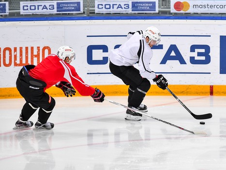 Тренировка "Авангарда" перед вылетом в Китай