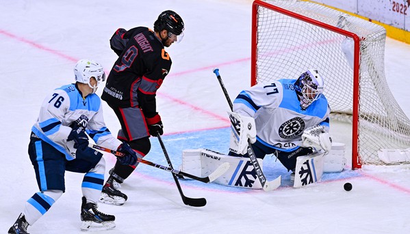 Пробили Костина только один раз. «Авангард» уступил «Сибири»