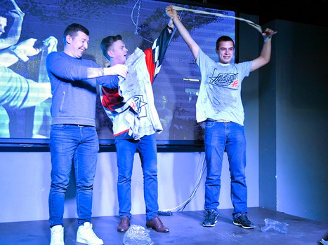 Хоккейная вечеринка в баре Svoи