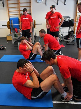 Хоккеисты "Авангарда" проходят тестирование