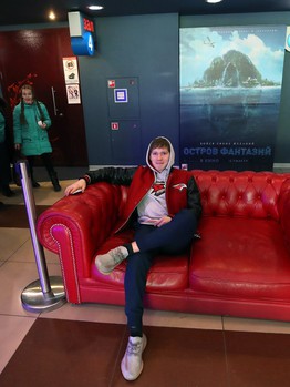 Игроки «Авангарда» посмотрели фильм «Лёд 2»