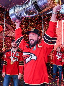 «Авангард» привёз Кубок Гагарина в Омск!