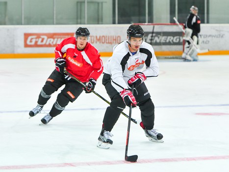 Первый лед "Авангарда" в межсезонье-2017