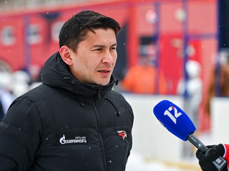 Уроки хоккея проходят в 10 школах Омска