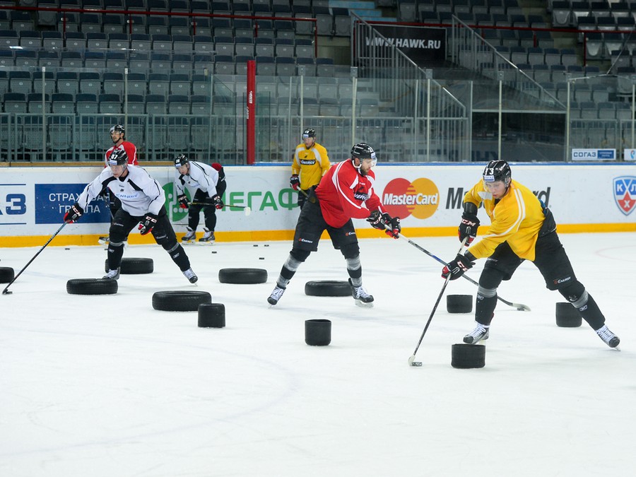 "Авангард" готовится к заключительным матчам регулярного чемпионата