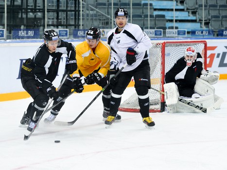 Раскатка "Авангарда" перед домашним матчем с "Йокеритом"
