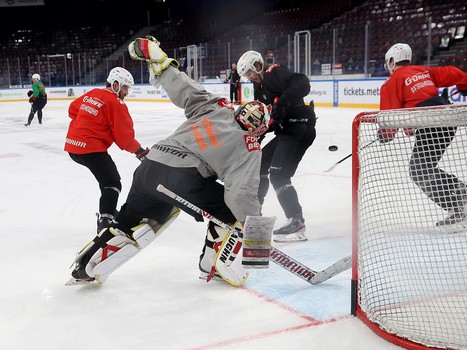 Тренировка «Авангарда» перед четвёртым матчем серии с «Металлургом»