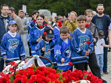 Возложение цветов в Парке Победы