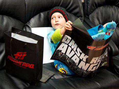 "Авангард" в гостях у юных болельщиков Омской областной клинической больницы