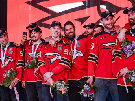 «Авангард» привёз Кубок Гагарина в Омск!