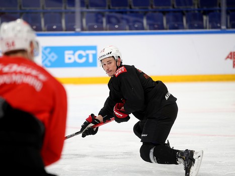 Тренировка «Авангарда» перед матчем в Уфе