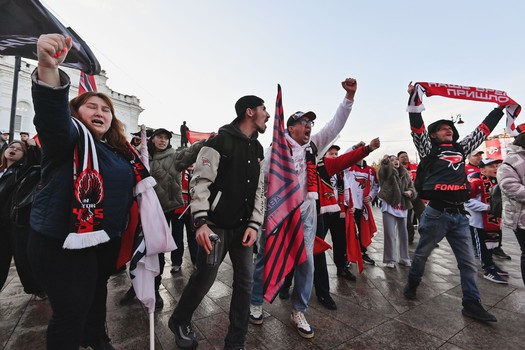 Фан-зона «Авангарда» на Пешеходном Любинском