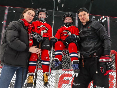 Семейные катания «Авангарда» перед Новым годом