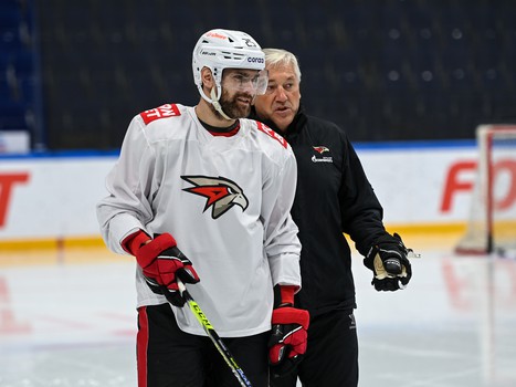 Раскатка «Авангарда» перед матчем в Уфе