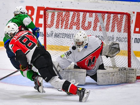 Четвёртый игровой день финала Первенства ЮХЛ в Омске