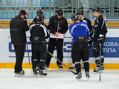 Раскатка "Авангарда" перед домашним матчем с "Сибирью"