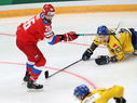 Семёнов и Войнов в матче сборной России против Швеции на Кубке 1 канала