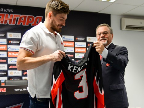 Пресс-конференция президента ХК "Авангард" Владимира Шалаева и представление новичков