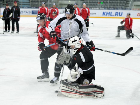 "Авангард" тренируется перед стартом домашней серии