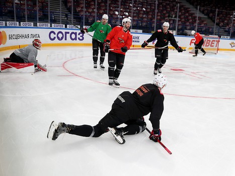 Тренировка «Авангарда» перед шестым матчем серии с «Металлургом»
