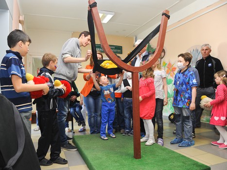 "Авангард" устроил праздник для юных болельщиков из ООДКБ