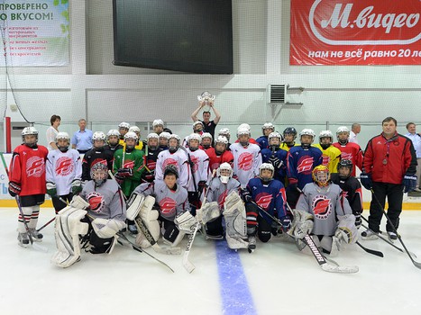 Сергей Калинин с Кубком чемпионов мира в Омске. День 1