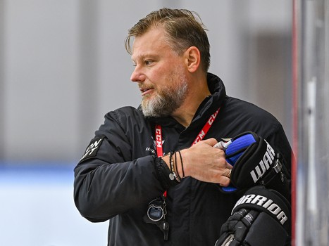 Тренировка «Авангарда» перед отправлением на турнир в Сочи