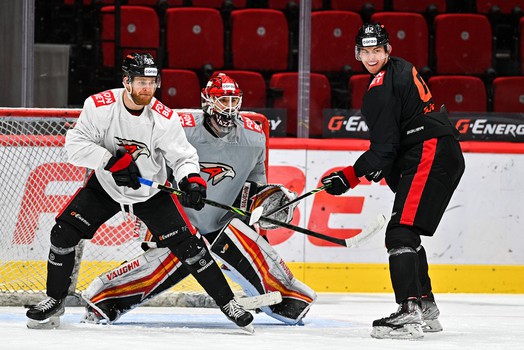 Тренировка «Авангарда» перед матчем со «Спартаком»